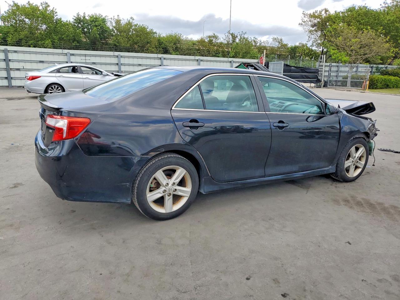2013 TOYOTA CAMRY