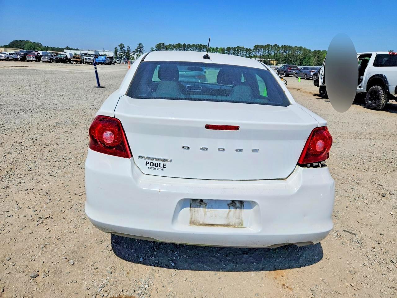 2013 DODGE Avenger