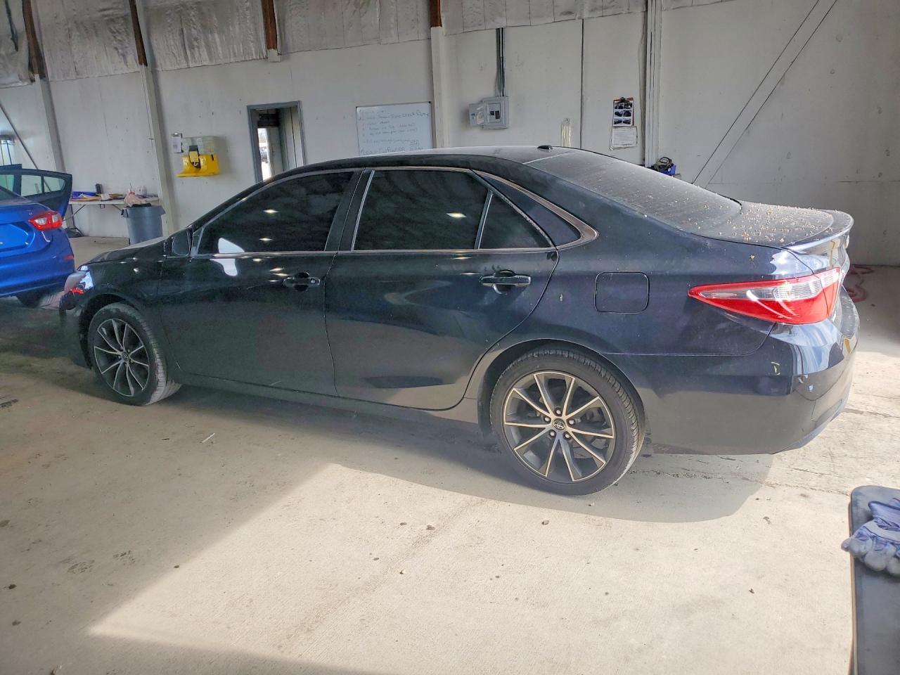 2016 TOYOTA CAMRY