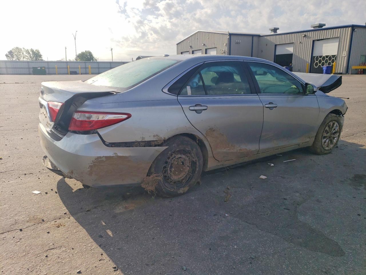2016 TOYOTA CAMRY