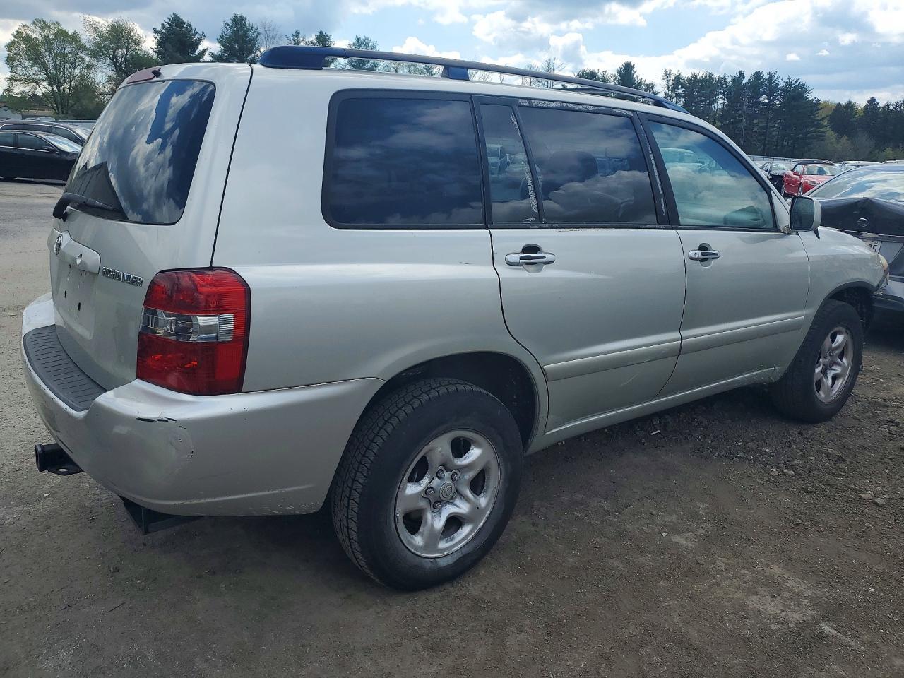 2004 TOYOTA HIGHLANDER