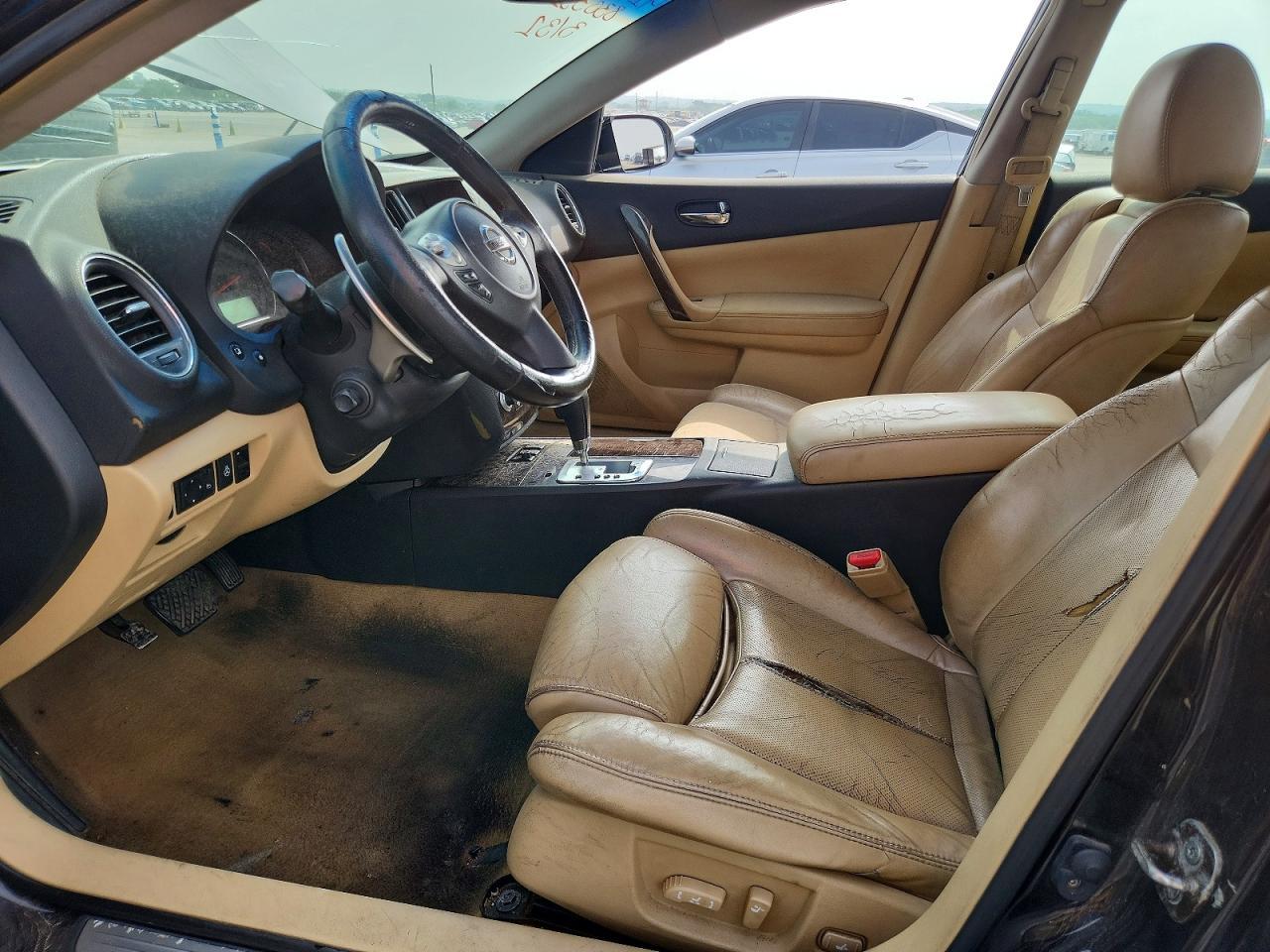 2010 NISSAN Maxima