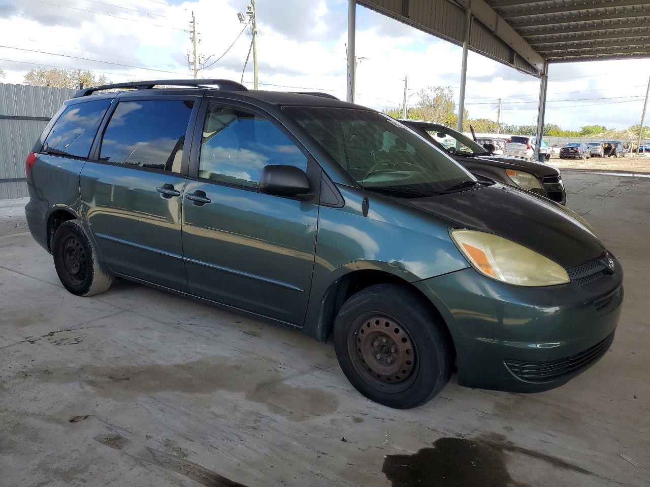 2004 TOYOTA SIENNA
