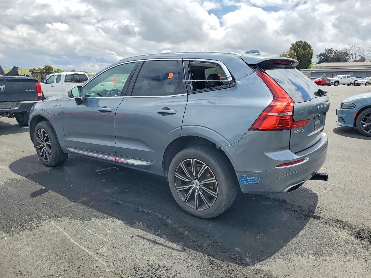 2020 VOLVO XC60