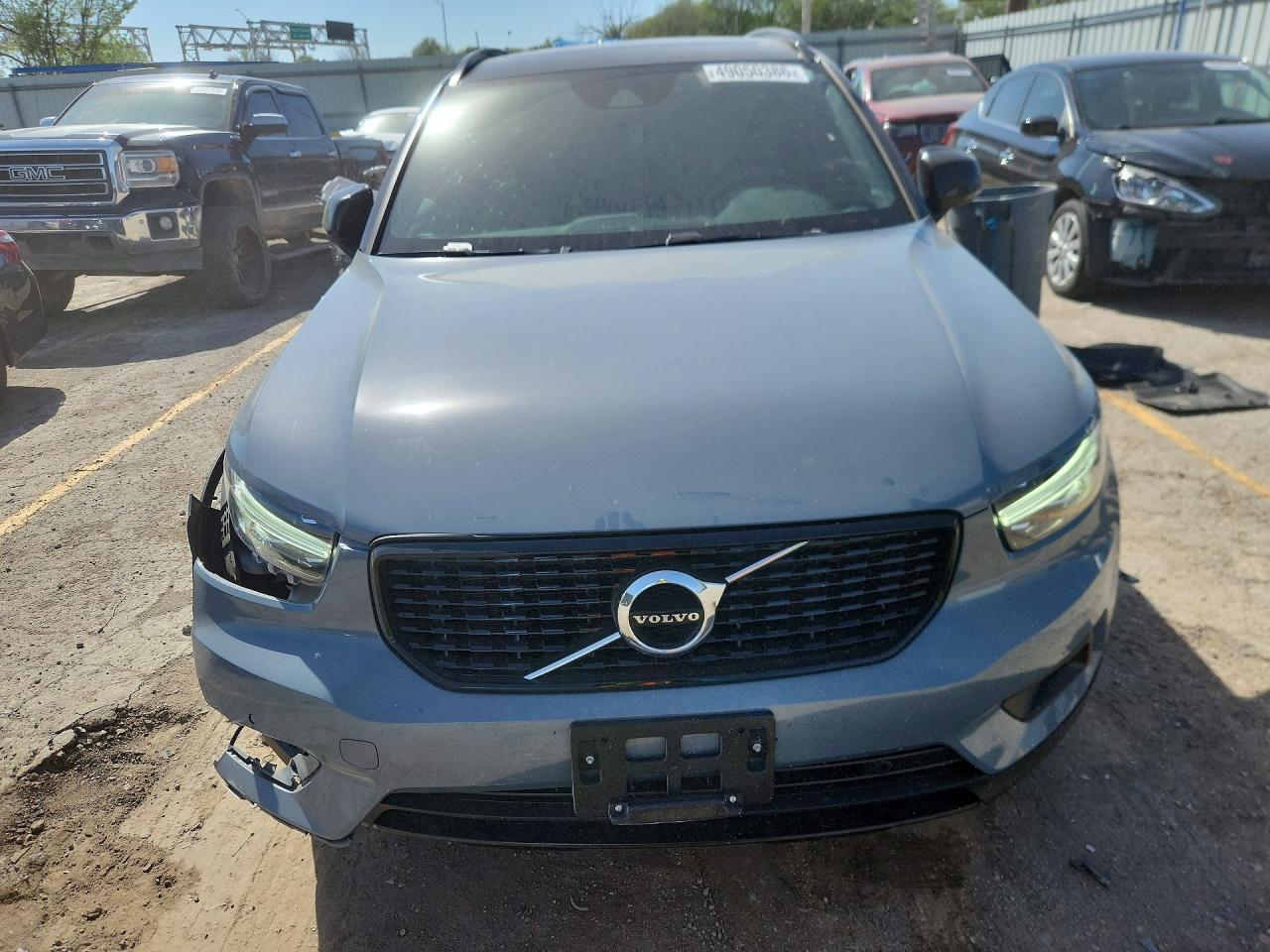 2020 VOLVO XC40