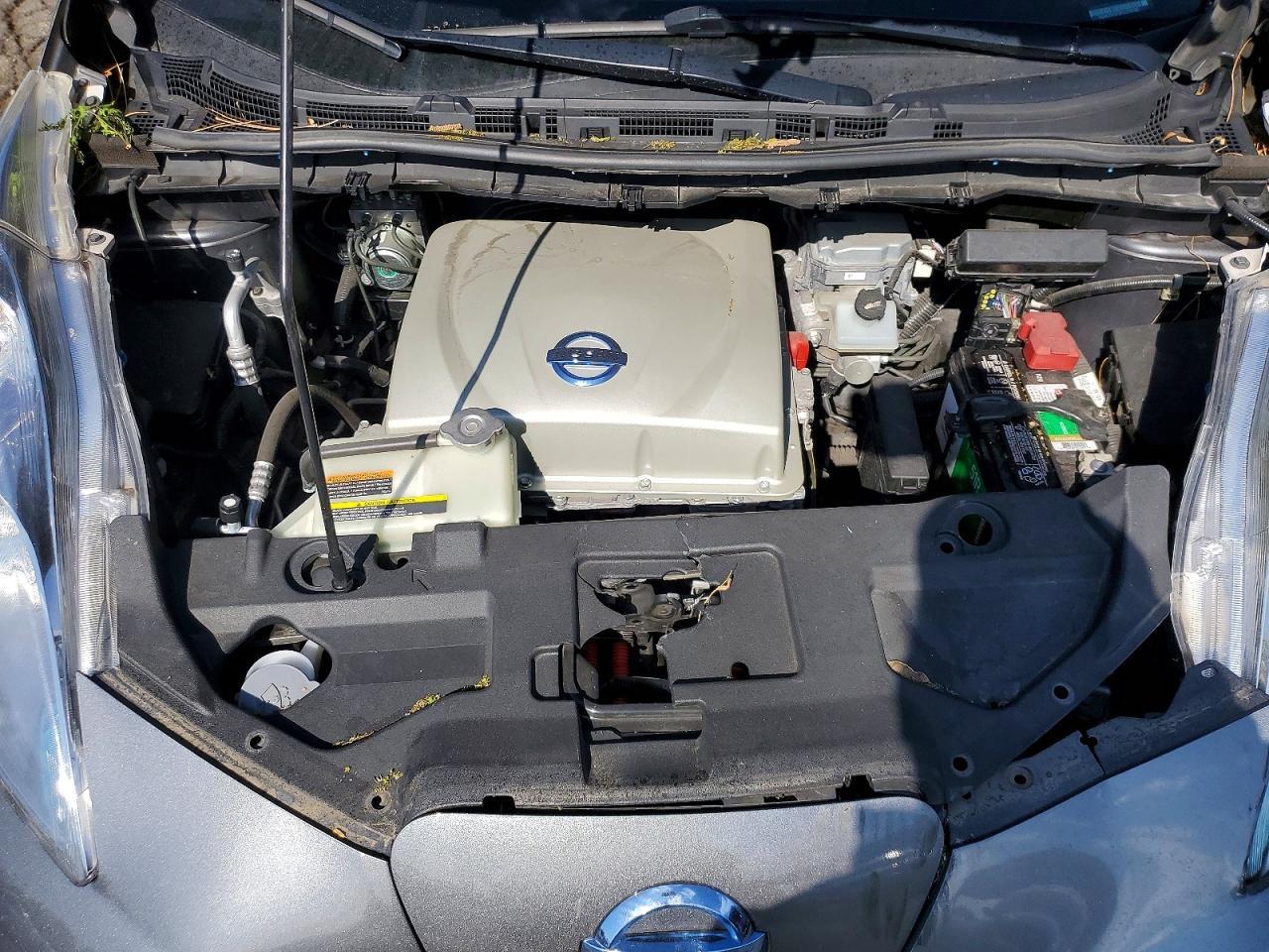 2015 NISSAN LEAF