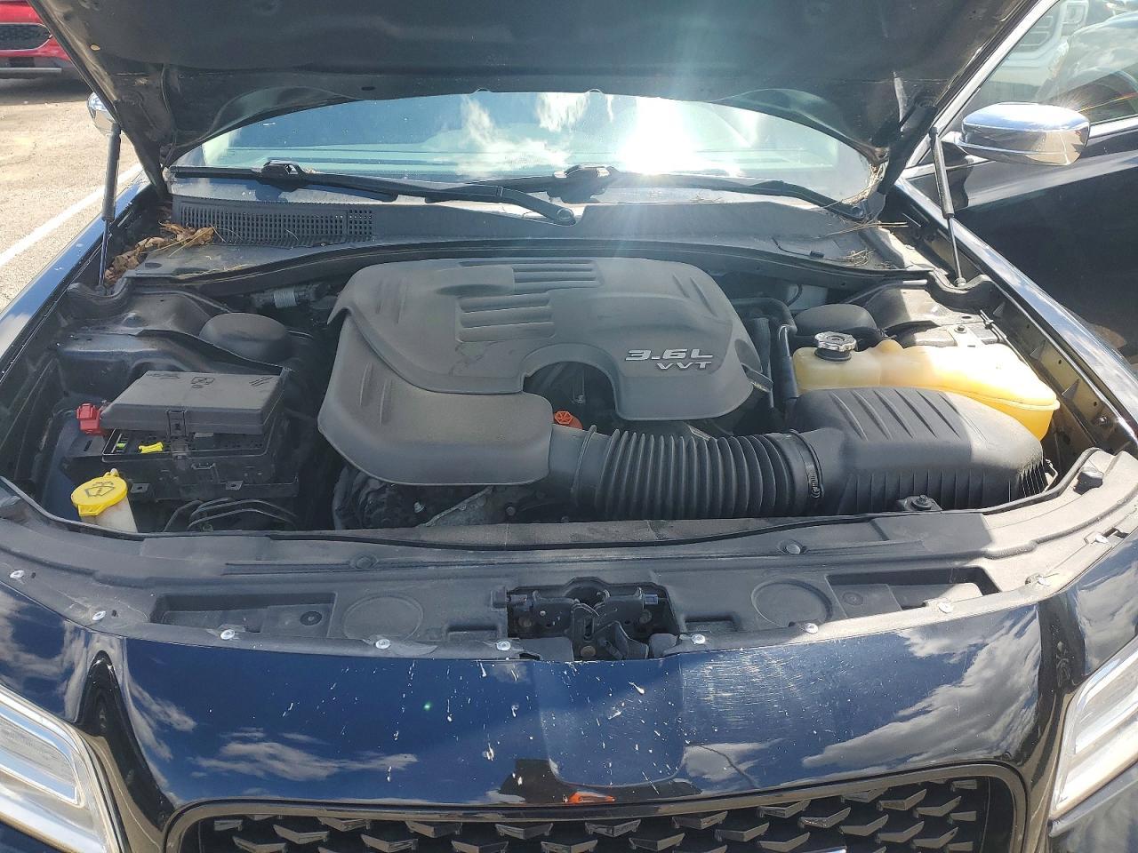 2019 CHRYSLER 300