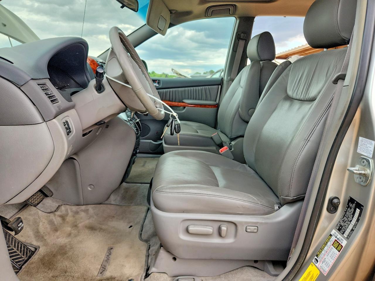2008 TOYOTA SIENNA