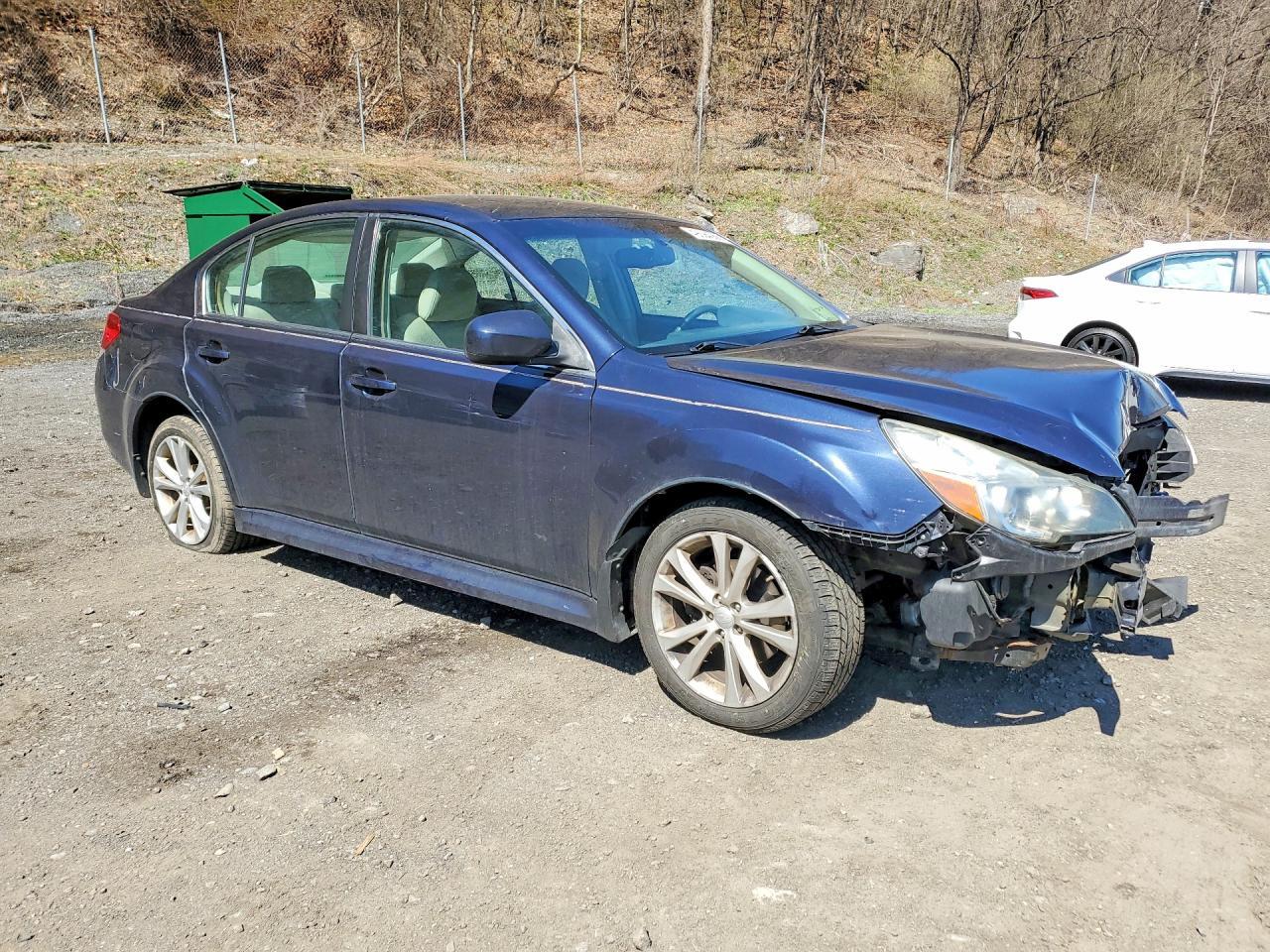 2013 SUBARU Legacy