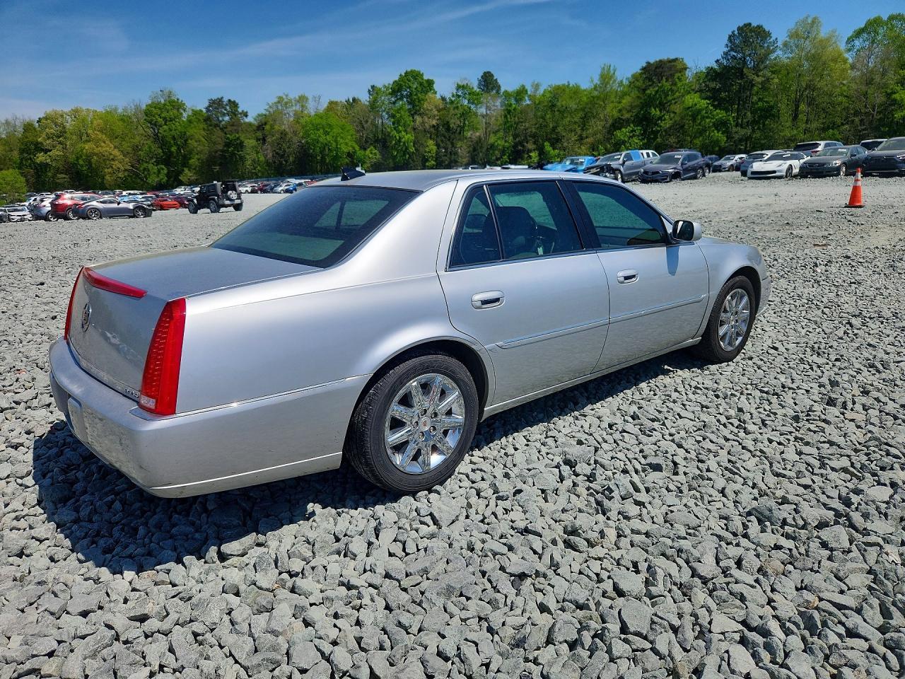 2011 CADILLAC DTS