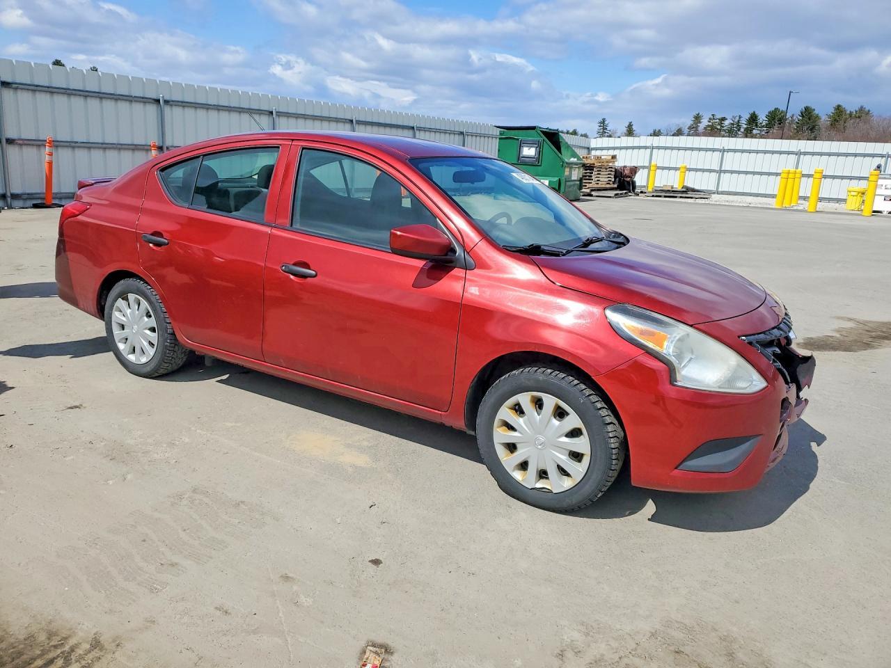 2017 NISSAN VERSA