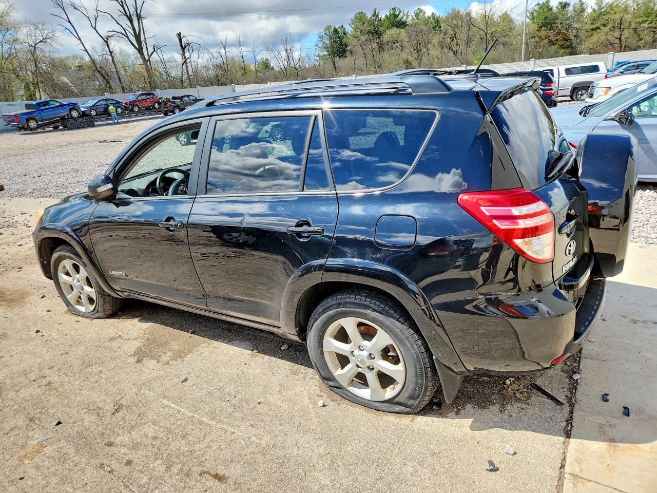 2011 TOYOTA RAV4