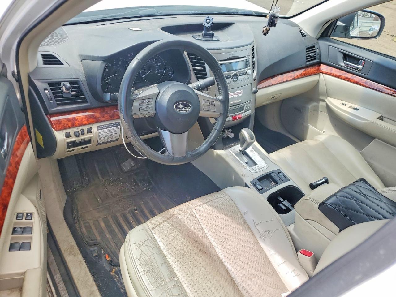 2011 SUBARU Legacy