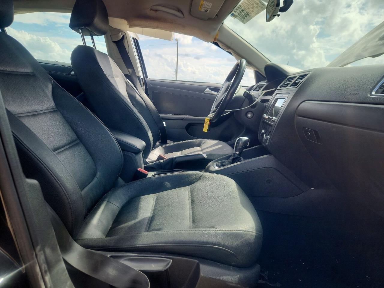 2012 VOLKSWAGEN JETTA