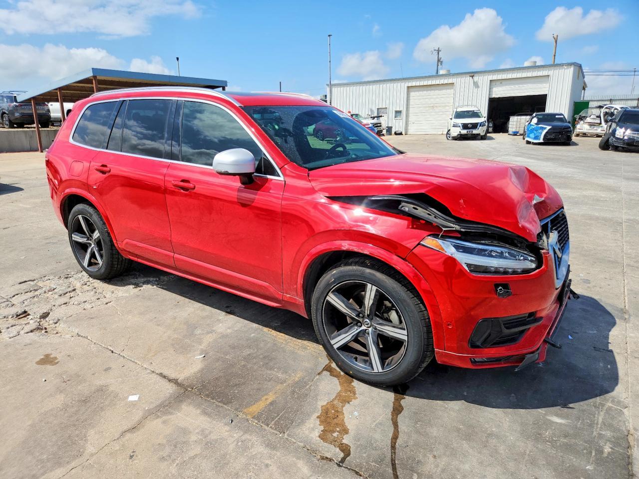 2016 VOLVO XC90