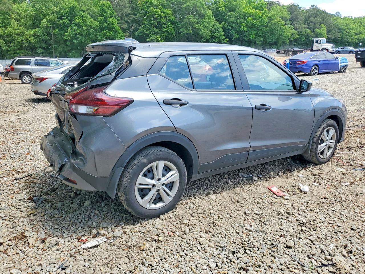 2024 NISSAN KICKS