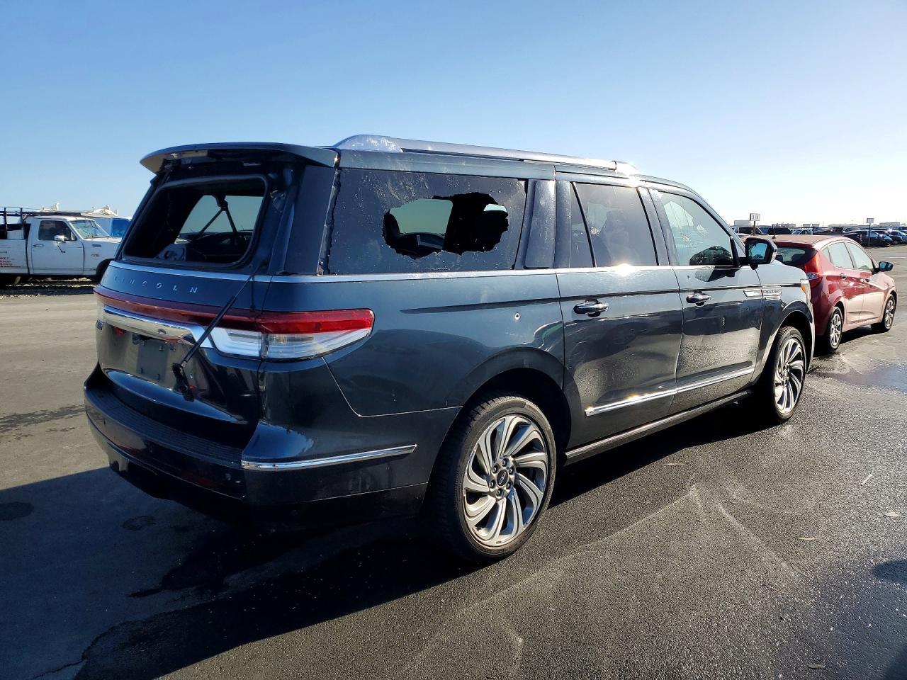 2022 LINCOLN Navigator
