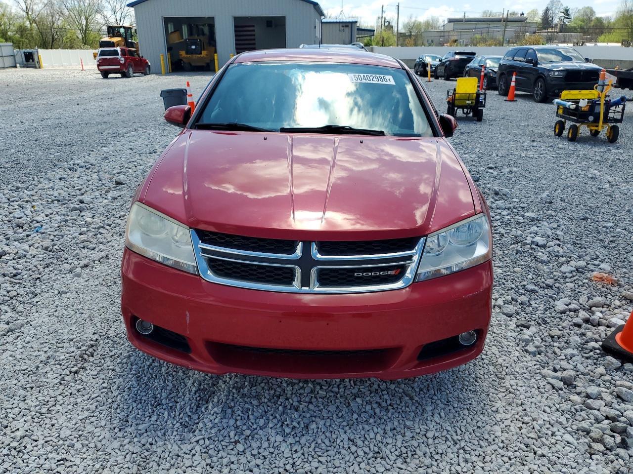 2013 DODGE Avenger