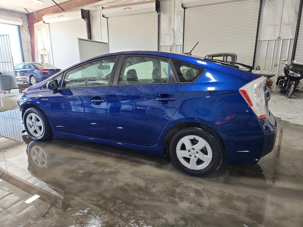 2011 TOYOTA PRIUS