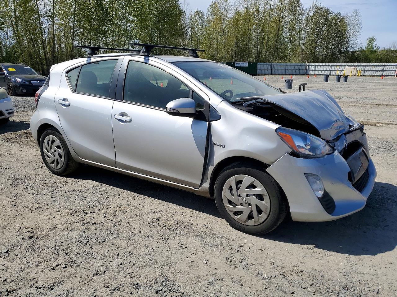 2016 TOYOTA Prius c