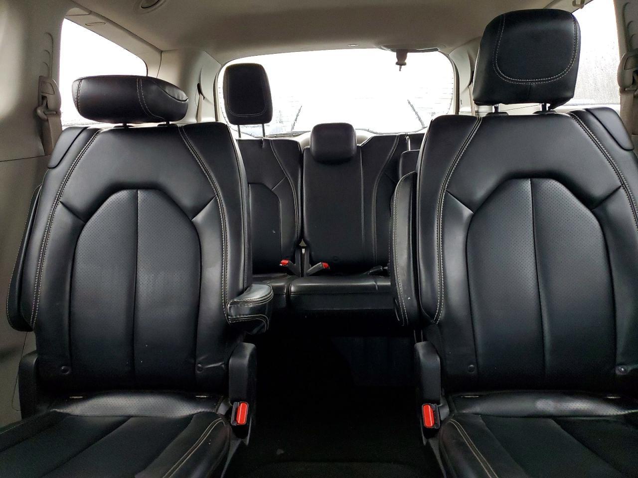 2020 CHRYSLER Voyager