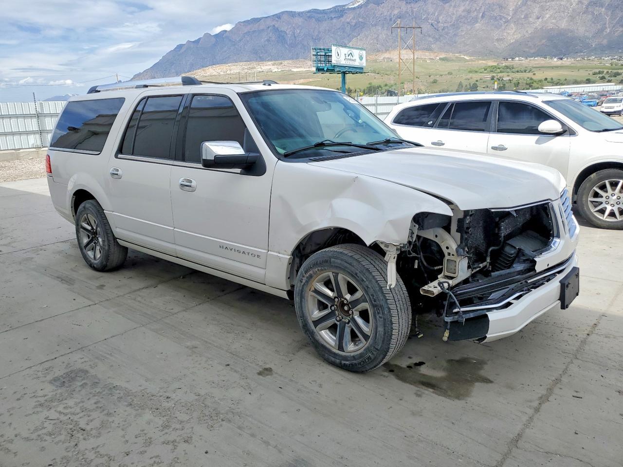2015 LINCOLN Navigator
