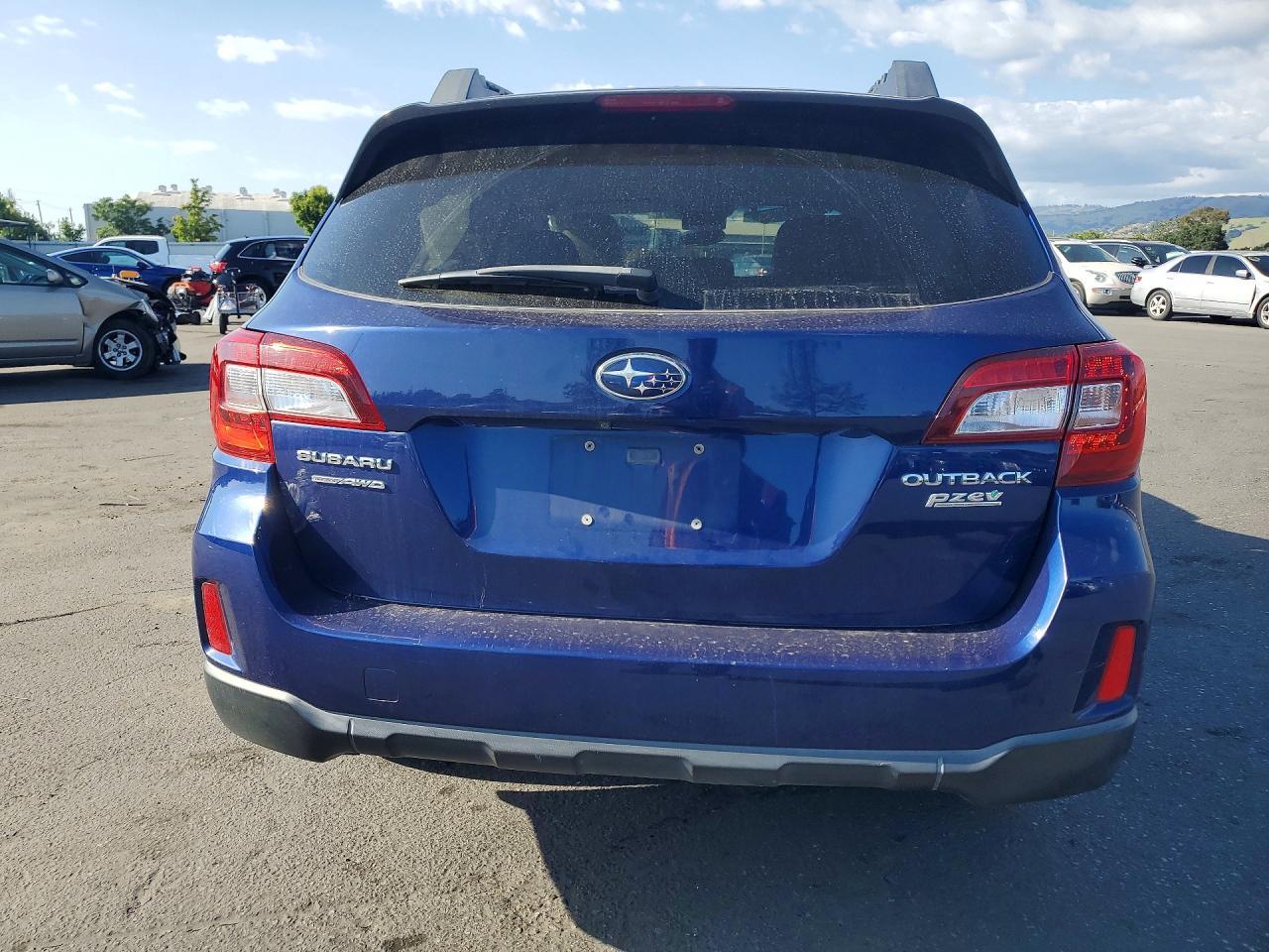 2015 SUBARU Outback