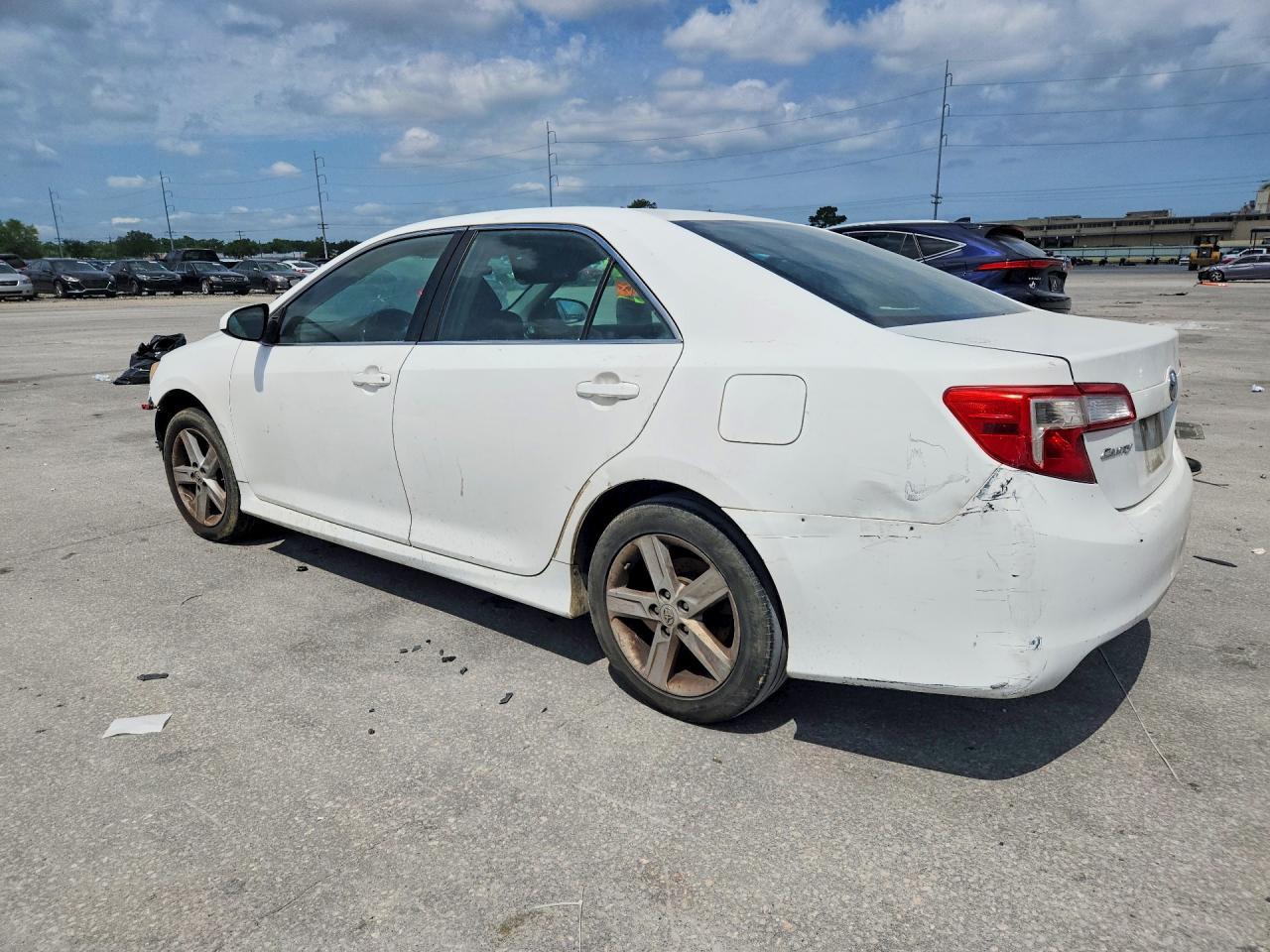2014 TOYOTA CAMRY