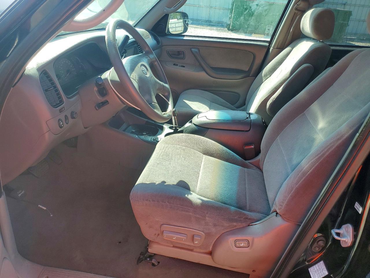 2002 TOYOTA Sequoia