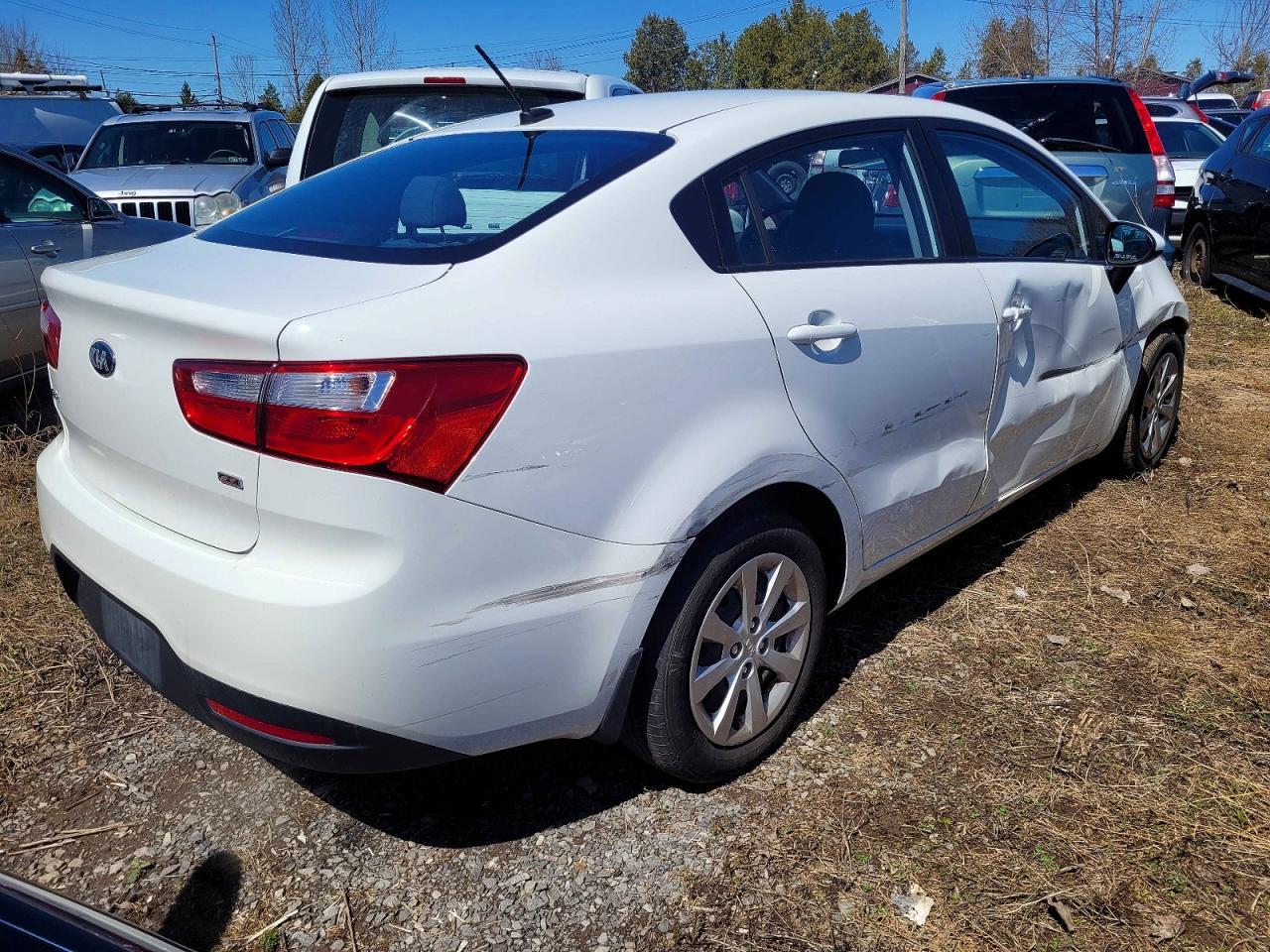 2014 KIA RONDO