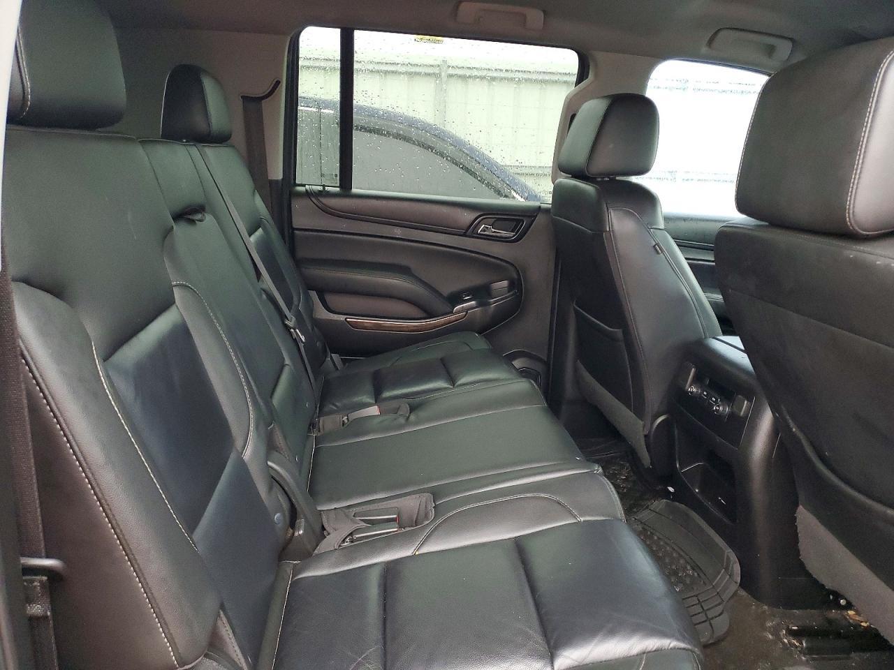 2018 CHEVROLET Suburban