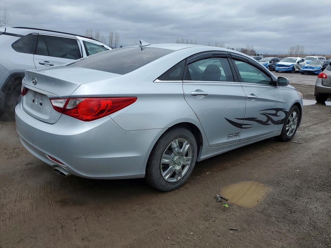 2013 HYUNDAI SONATA
