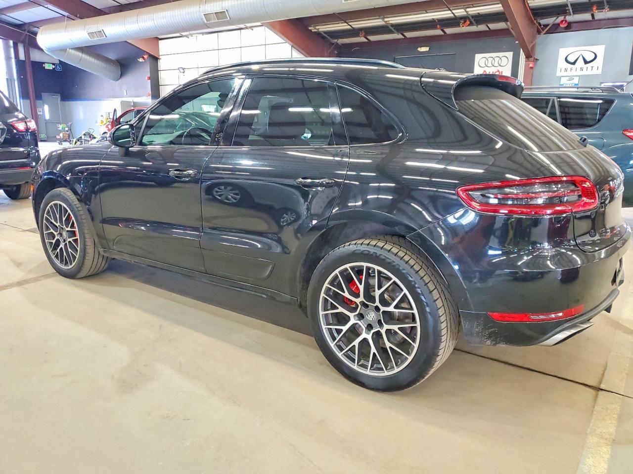 2018 PORSCHE Macan