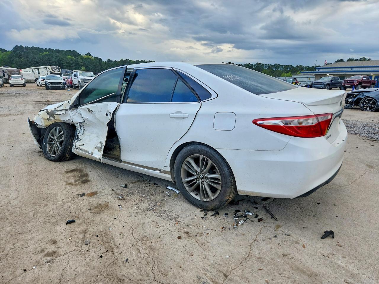 2015 TOYOTA CAMRY