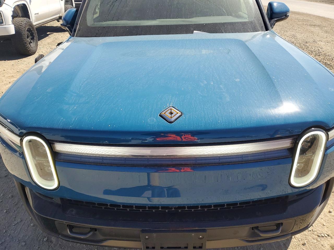 2025 RIVIAN R1s