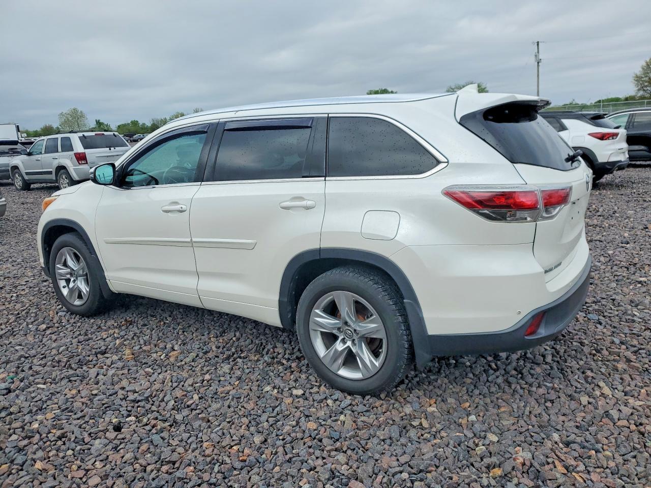 2016 TOYOTA HIGHLANDER