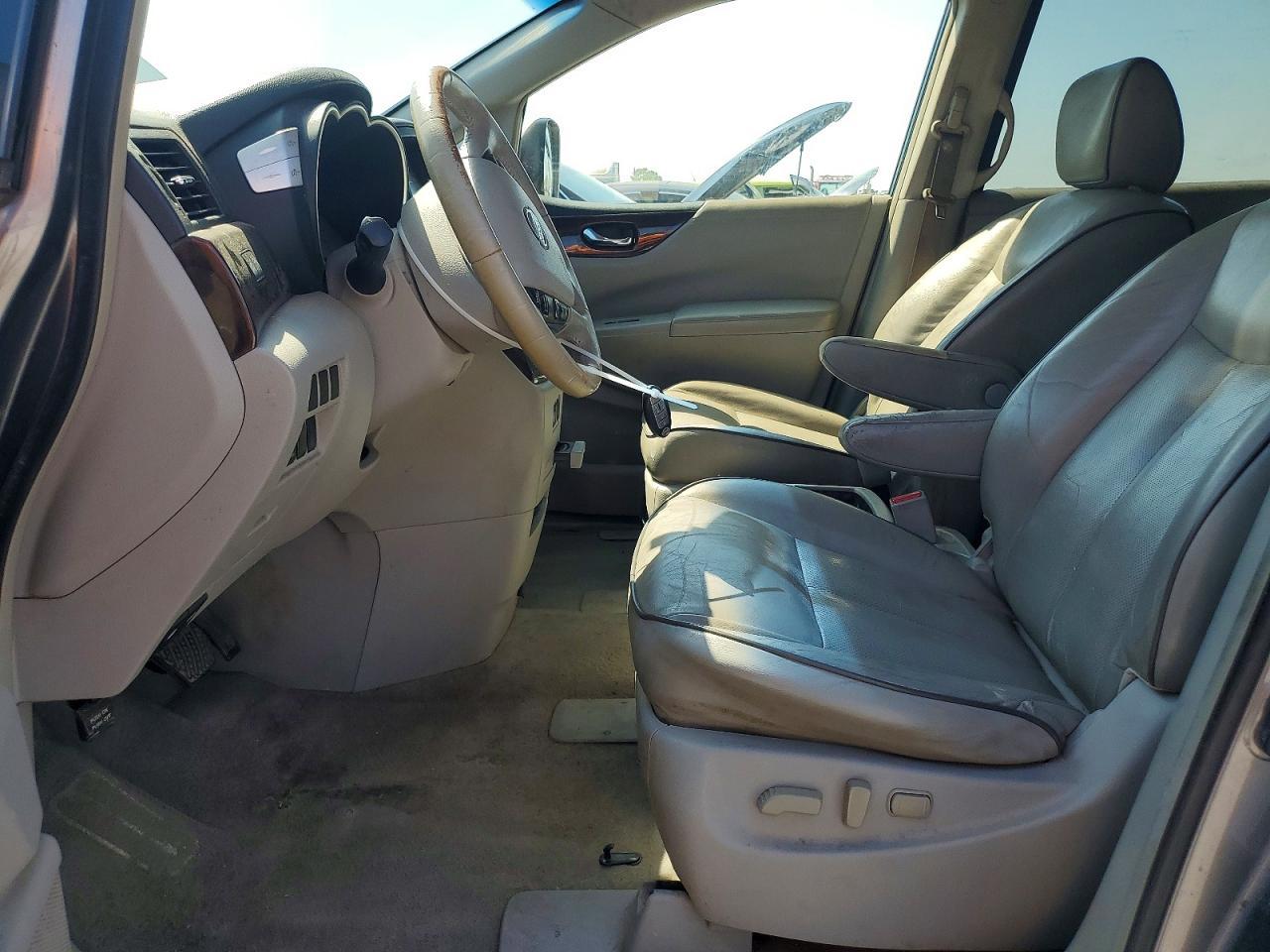2014 NISSAN Quest