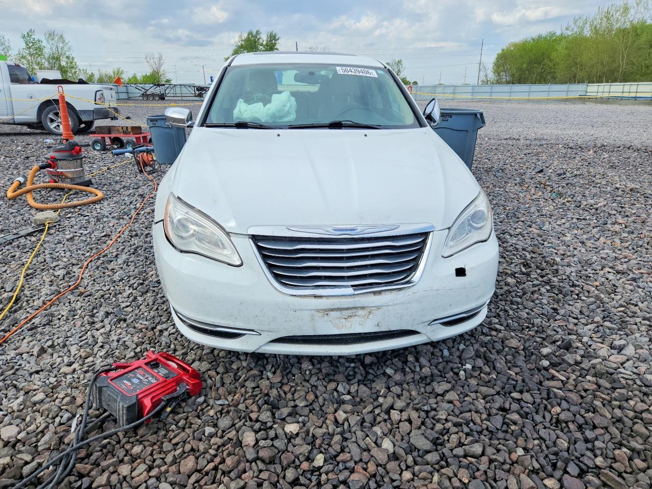 2014 CHRYSLER 200