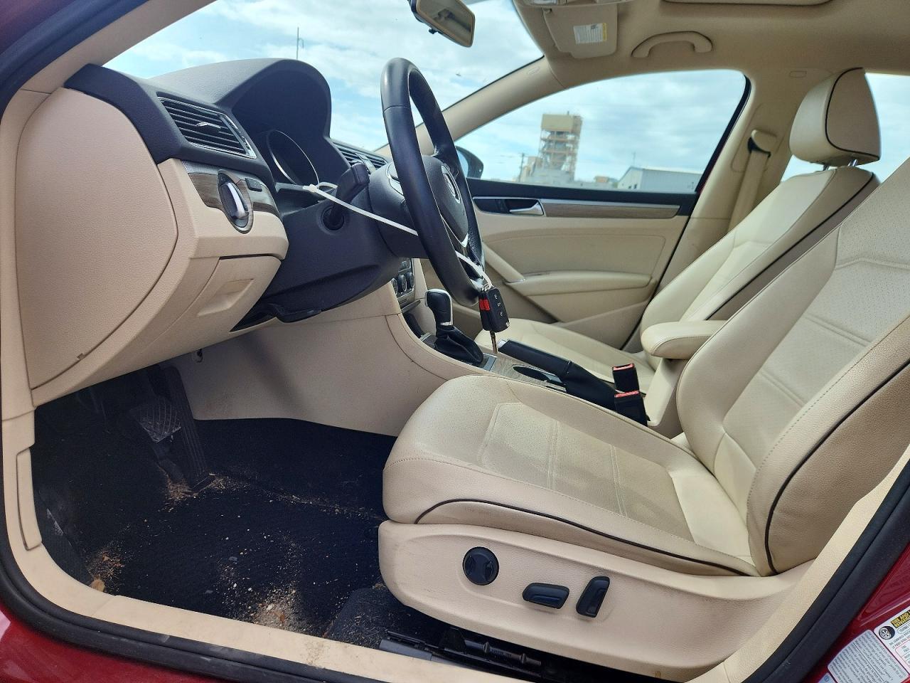 2017 VOLKSWAGEN Passat