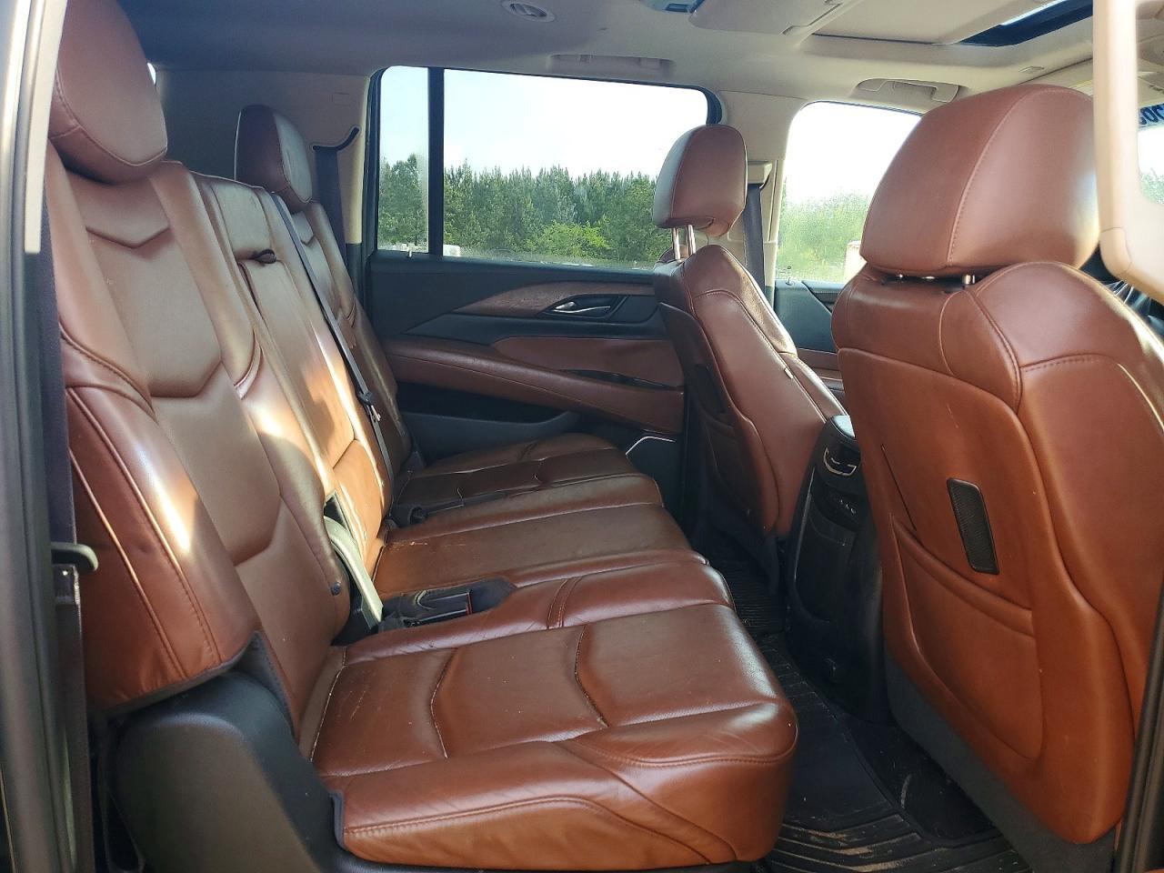 2017 CADILLAC Escalade ESV