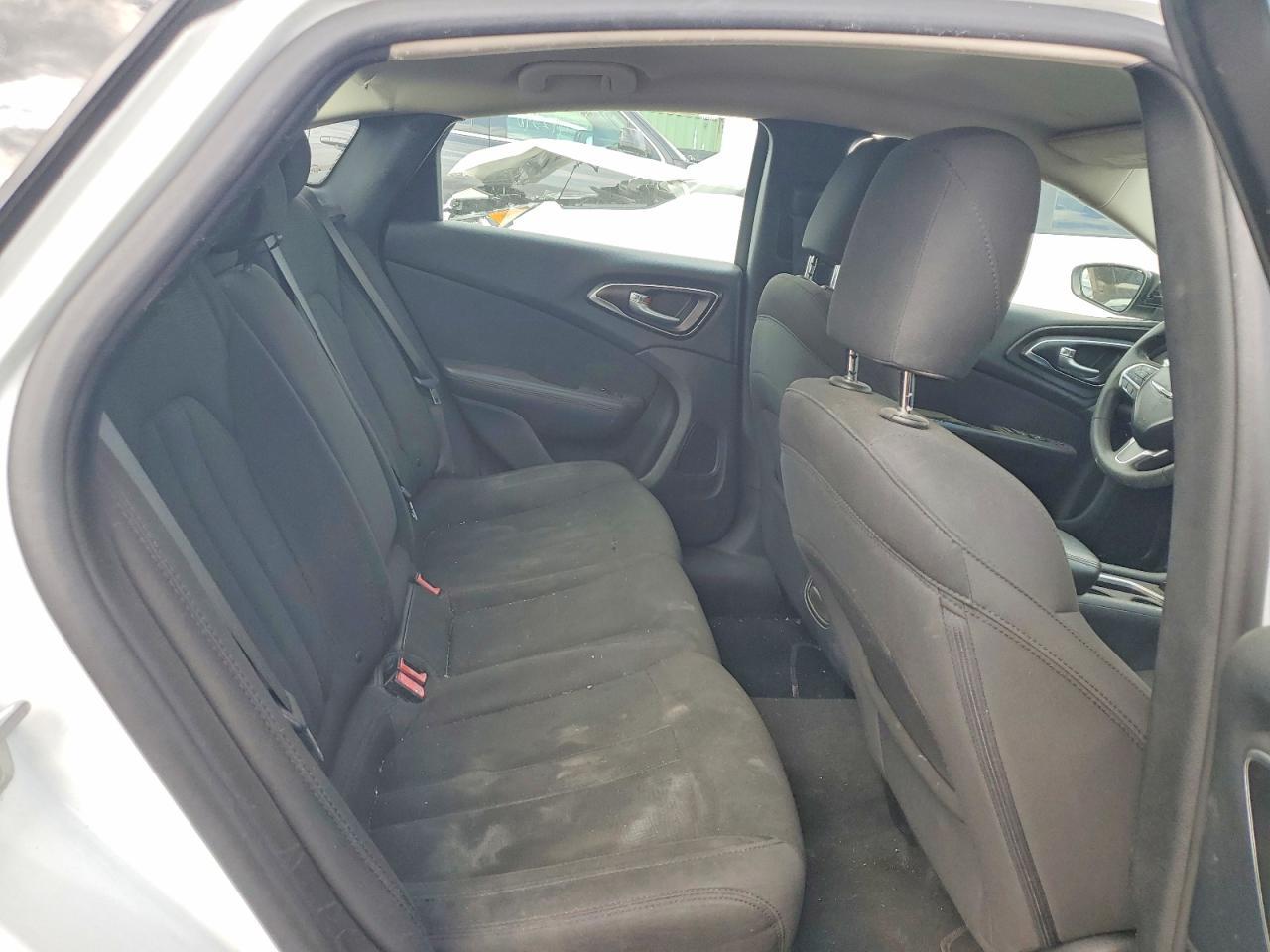 2016 CHRYSLER 200