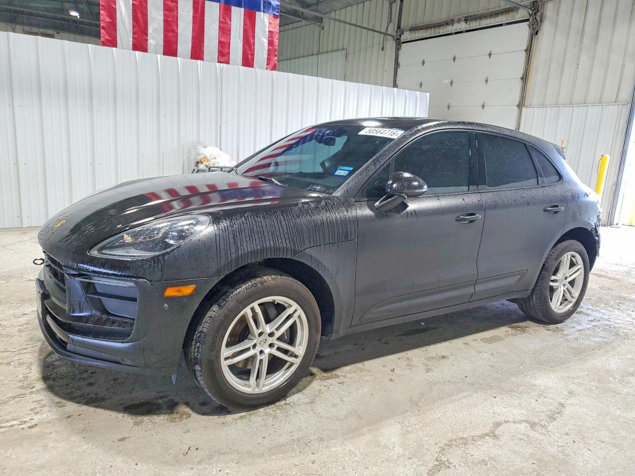 2024 PORSCHE Macan