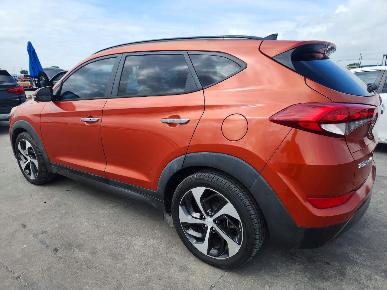 2016 HYUNDAI TUCSON