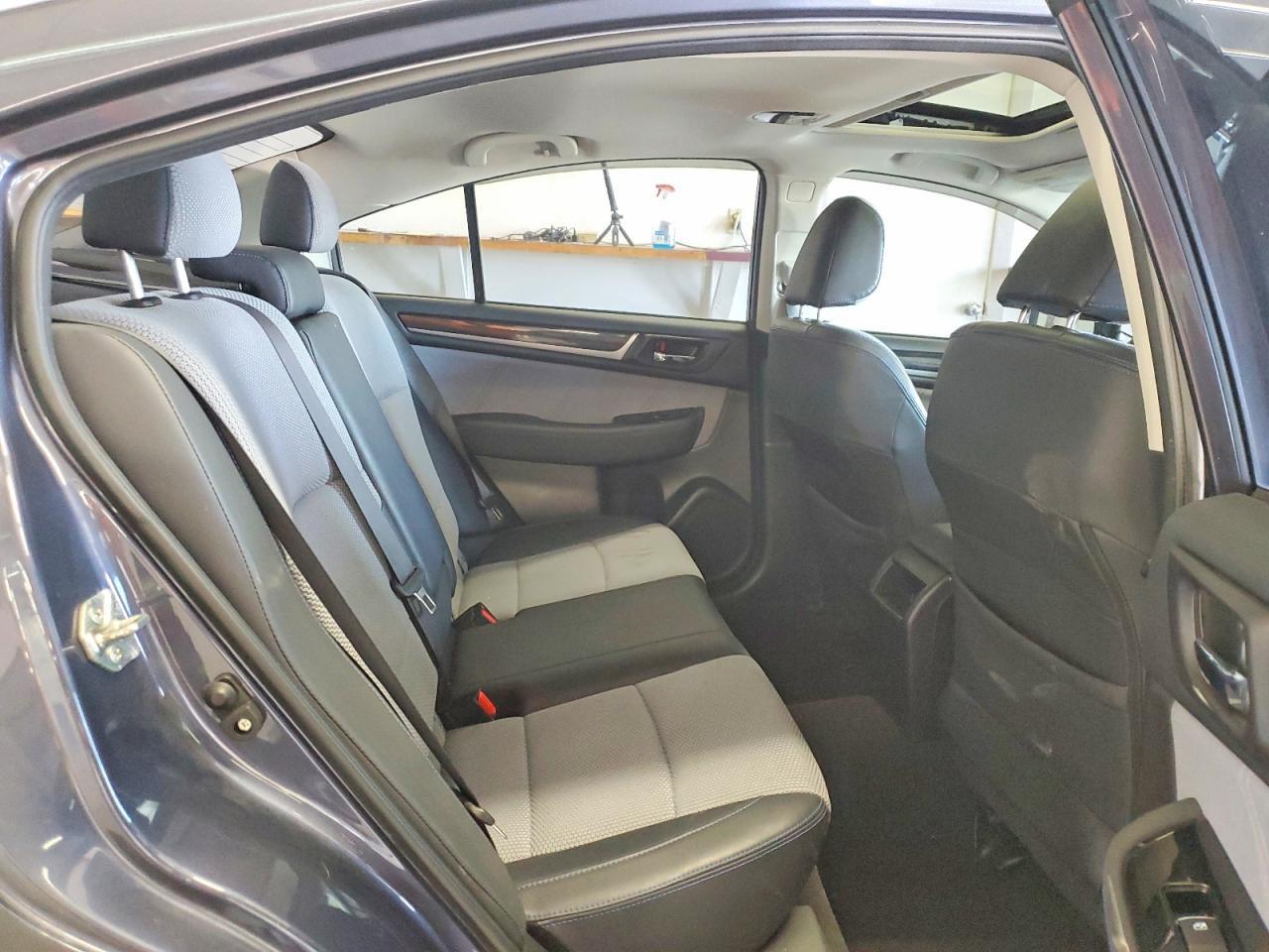 2017 SUBARU Legacy