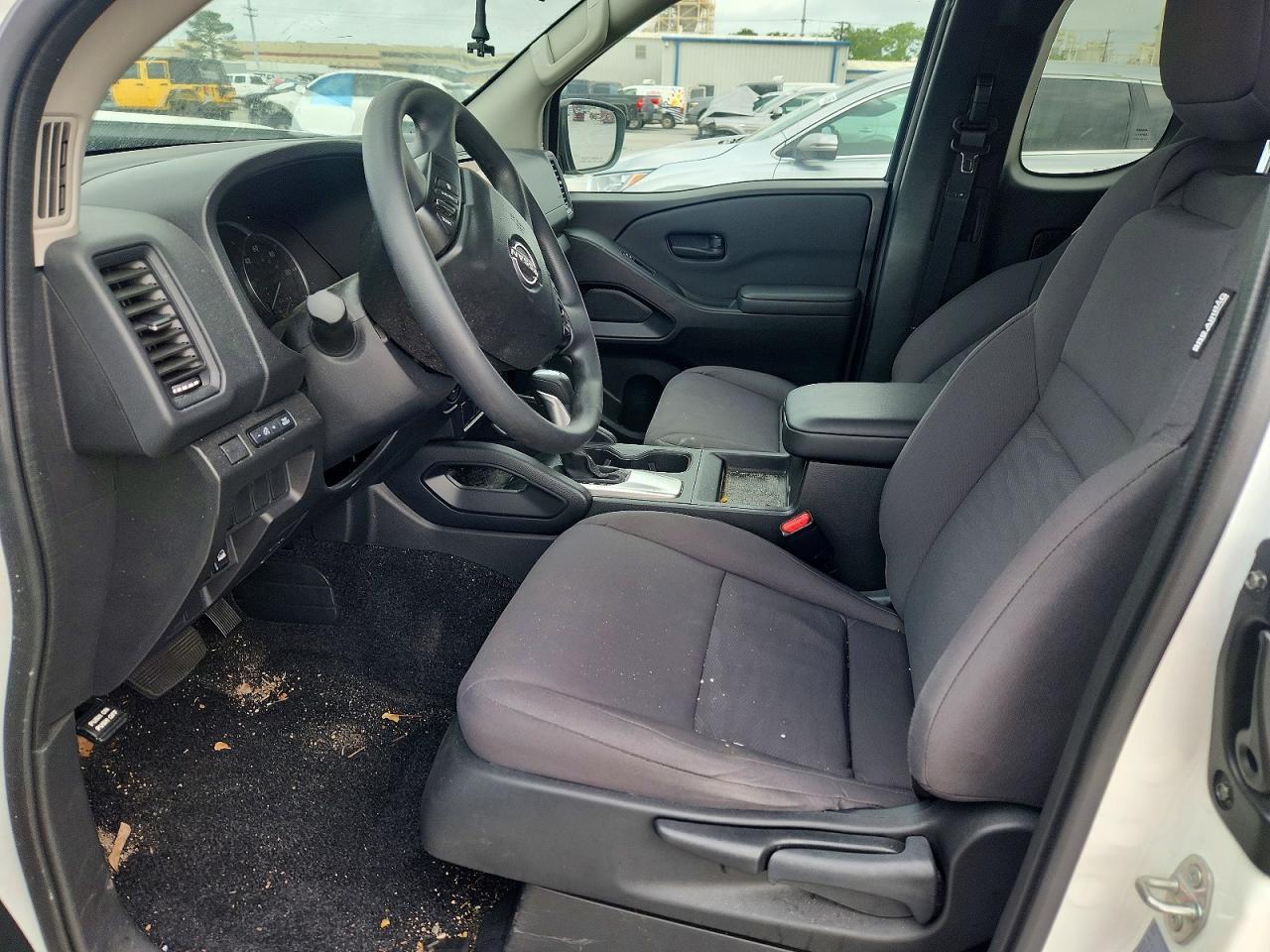 2024 NISSAN Frontier