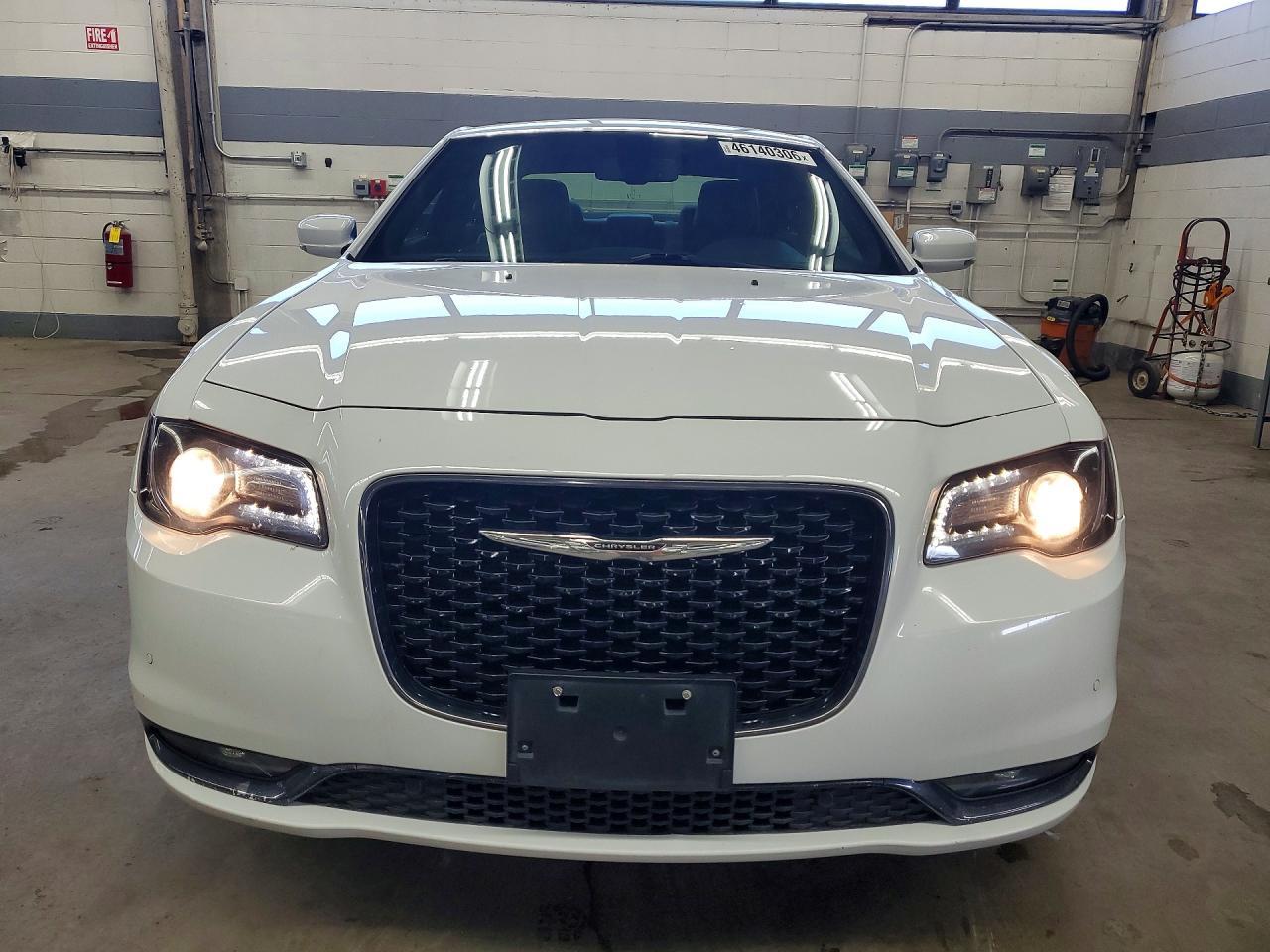 2017 CHRYSLER 300