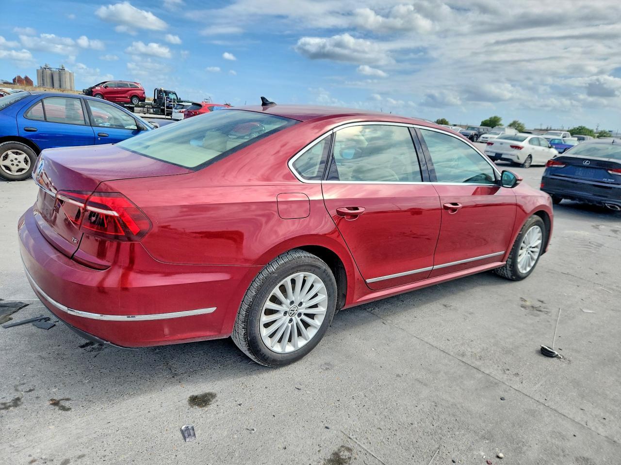 2017 VOLKSWAGEN Passat