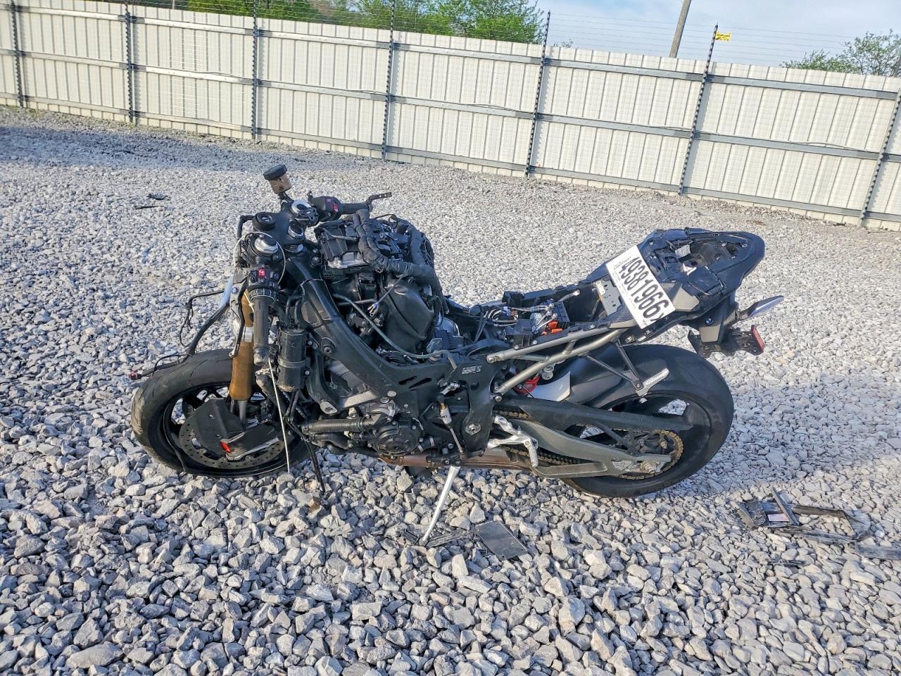 2025 BMW S 1000