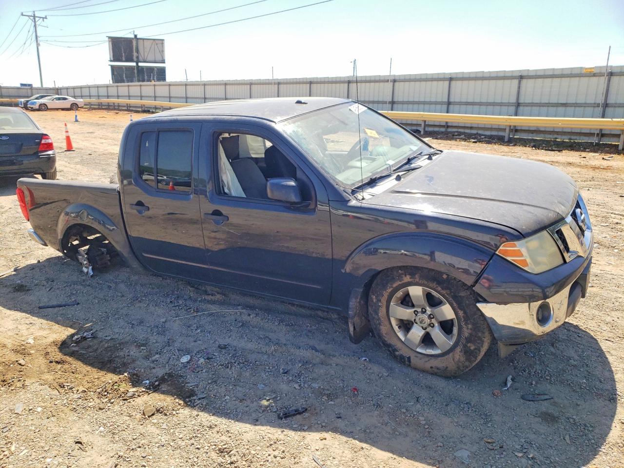 2011 NISSAN Frontier