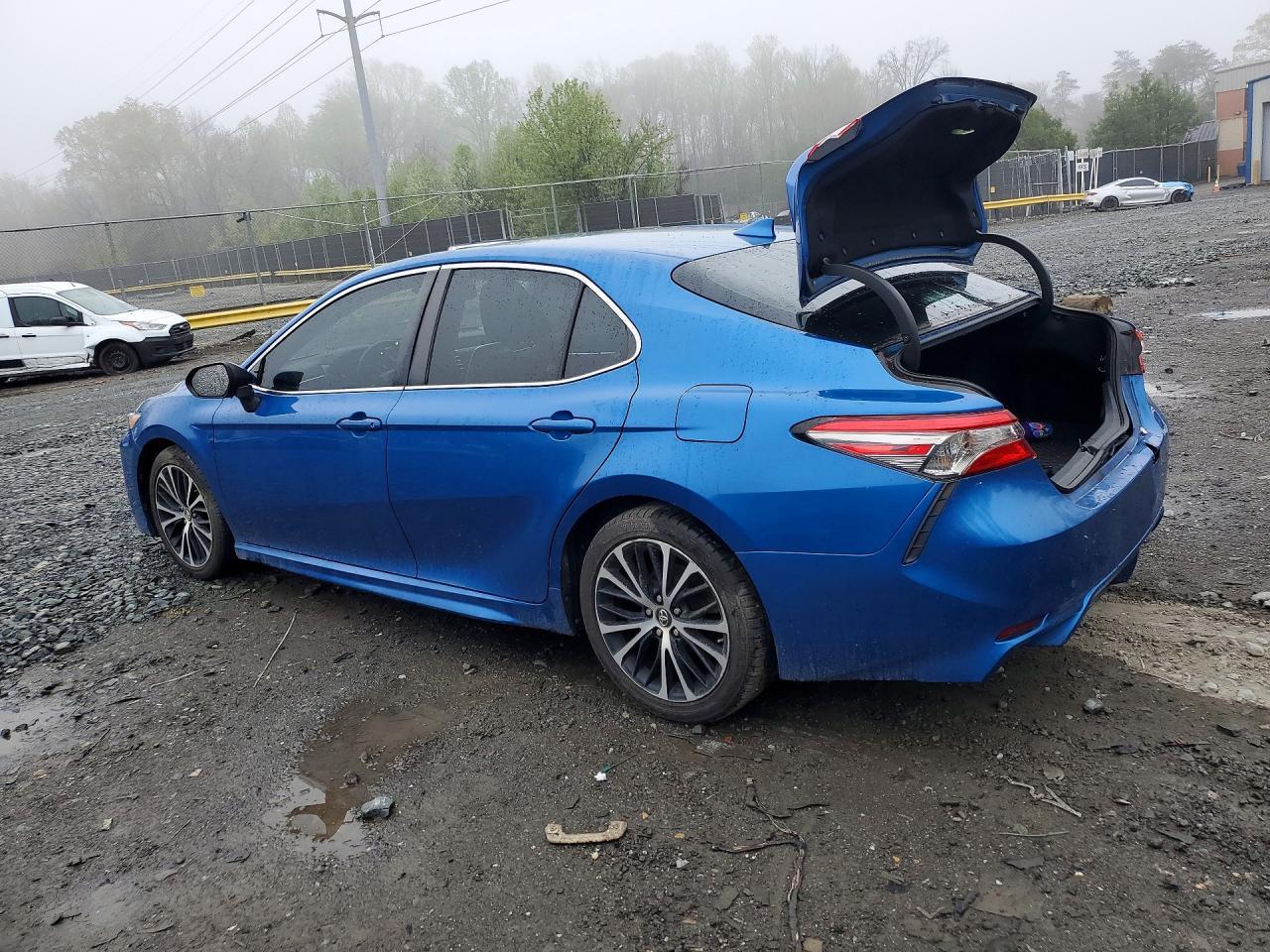 2018 TOYOTA CAMRY